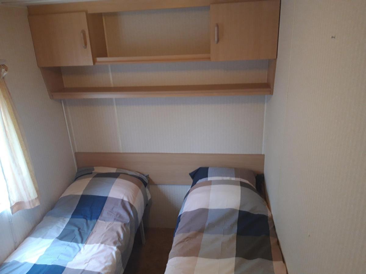 Mulder'S Vakantiehuis, Jaarplaats 108 Op Recreatiepark De Tien Heugten Schoonloo Esterno foto