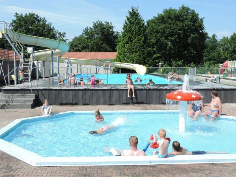 Mulder'S Vakantiehuis, Jaarplaats 108 Op Recreatiepark De Tien Heugten Schoonloo Esterno foto