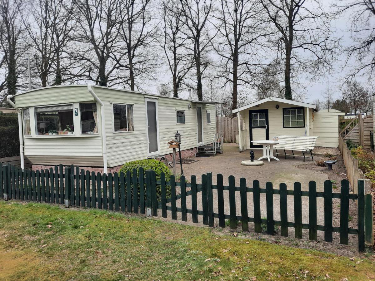 Mulder'S Vakantiehuis, Jaarplaats 108 Op Recreatiepark De Tien Heugten Schoonloo Esterno foto